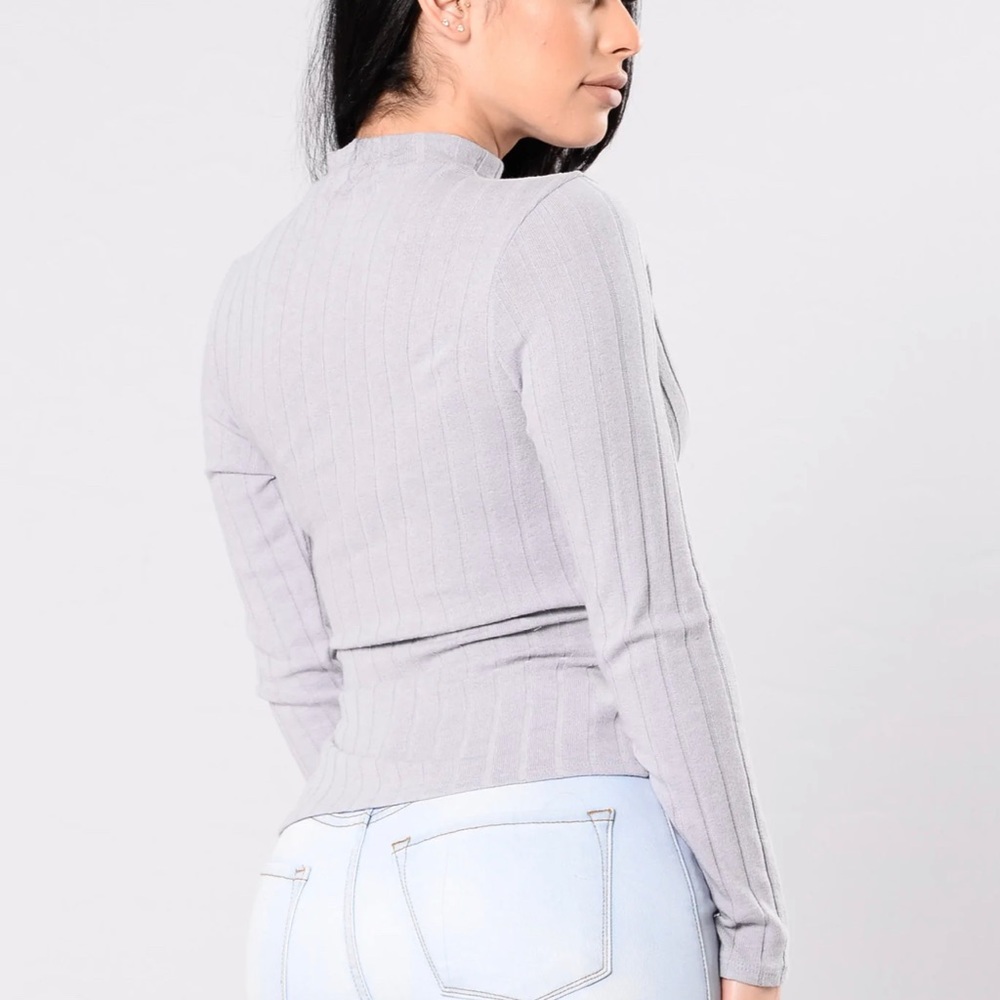Brand new ribbed mock neck long sleeve shirt